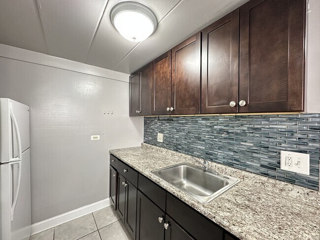 Photo - 9612 Ivanhoe Ave Unit 3