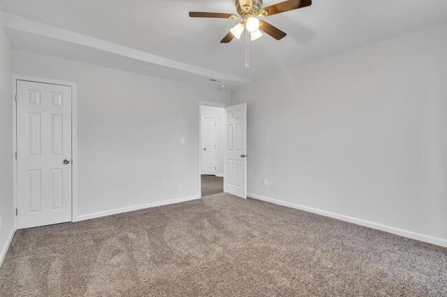 Photo - 810 Brooks Ln