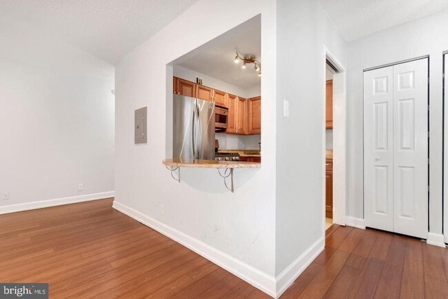 Photo - 4515 Willard Ave Unidad 2121S