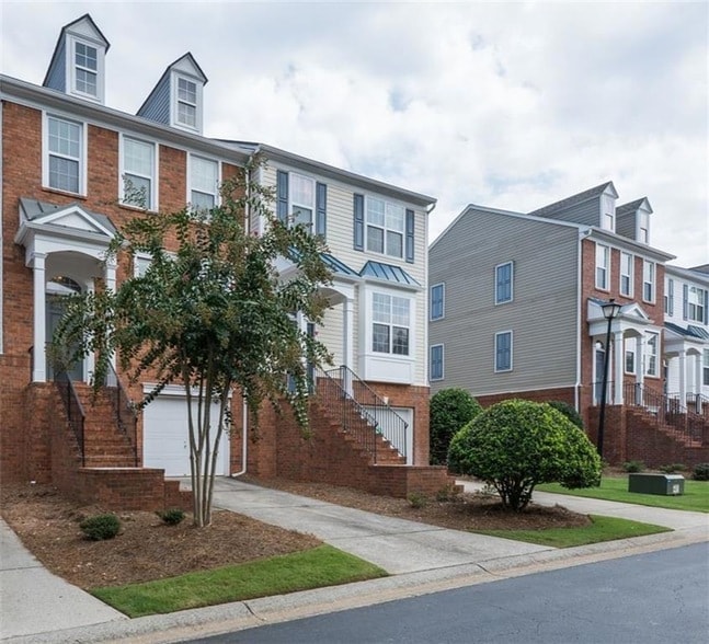 Photo - 1369 Thornborough Dr