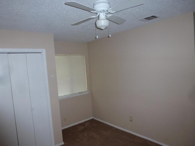 Photo - 501 Burlwood Ct