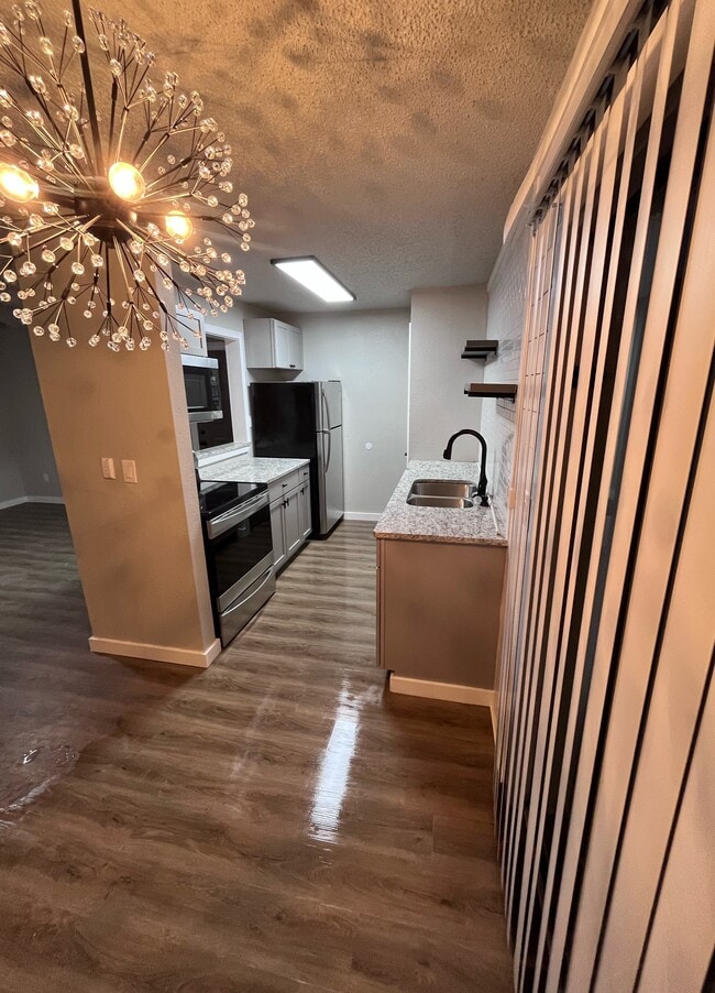 Building Photo - Cedar Terrace Unit 411