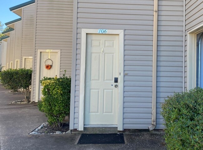 Building Photo - 307 Bass Boat VLG Unit 106