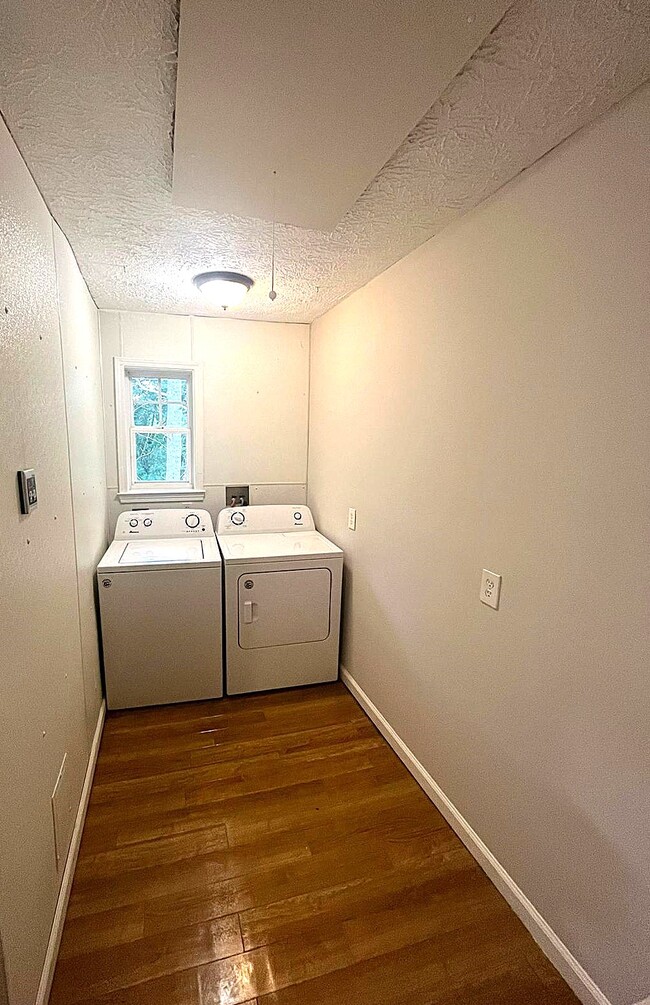 Photo - 3932 Fraser Cir