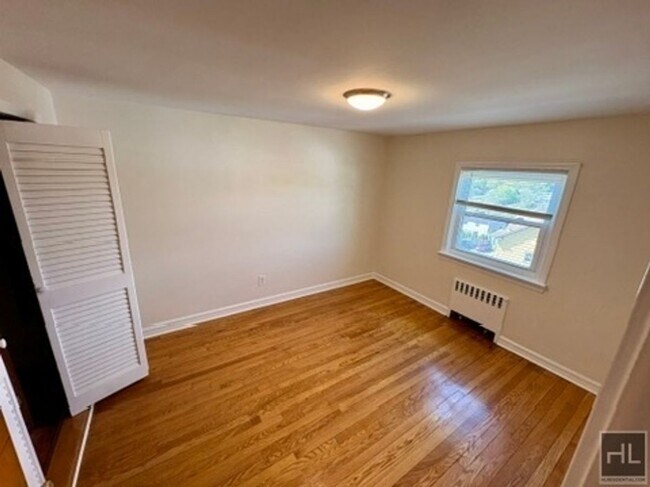 Photo - Dalton Rd, YONKERS Unit 2