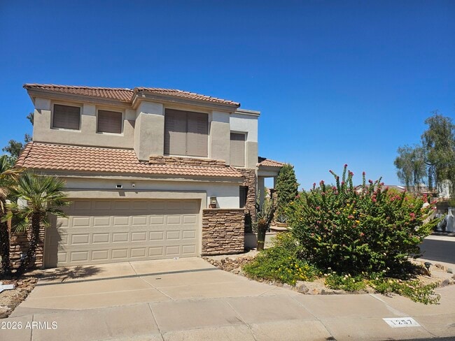 Photo - 1257 E Voltaire Ave