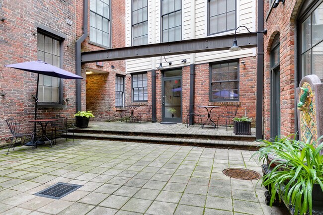 Photo - 1321 1/2 E. Main St. Unidad 315