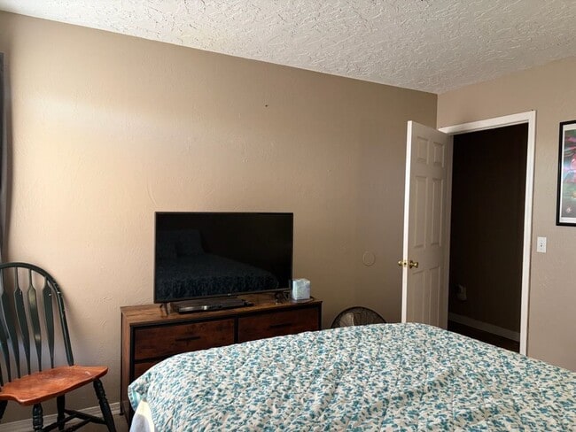 Photo - 2202 N Benjamin St