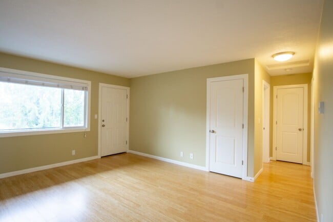 Building Photo - Renovated 2 Bedroom Flat in St. Johns/Port... Unit 7544 Rental