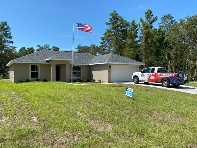 Photo - Desirable SW Ocala Neighborhood- 3/2/2 **W...