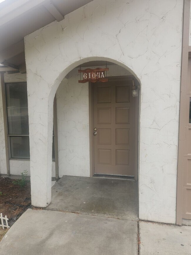 6104 W Walnut St Unit a