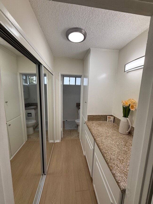 999 Locust St Unidad 17
