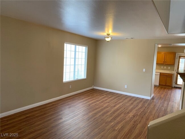 Building Photo - 9541 Paradise Rd Rental