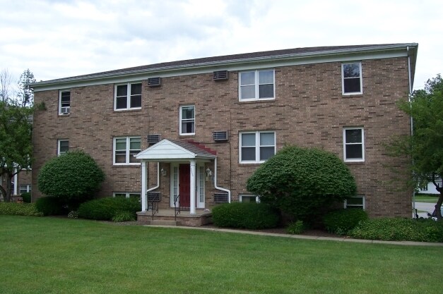 Foto principal - 5000 West Blvd