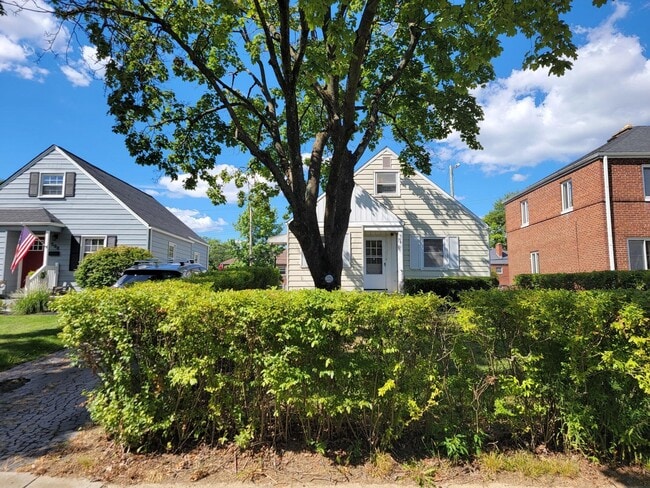 Photo - 594 Chatham Rd