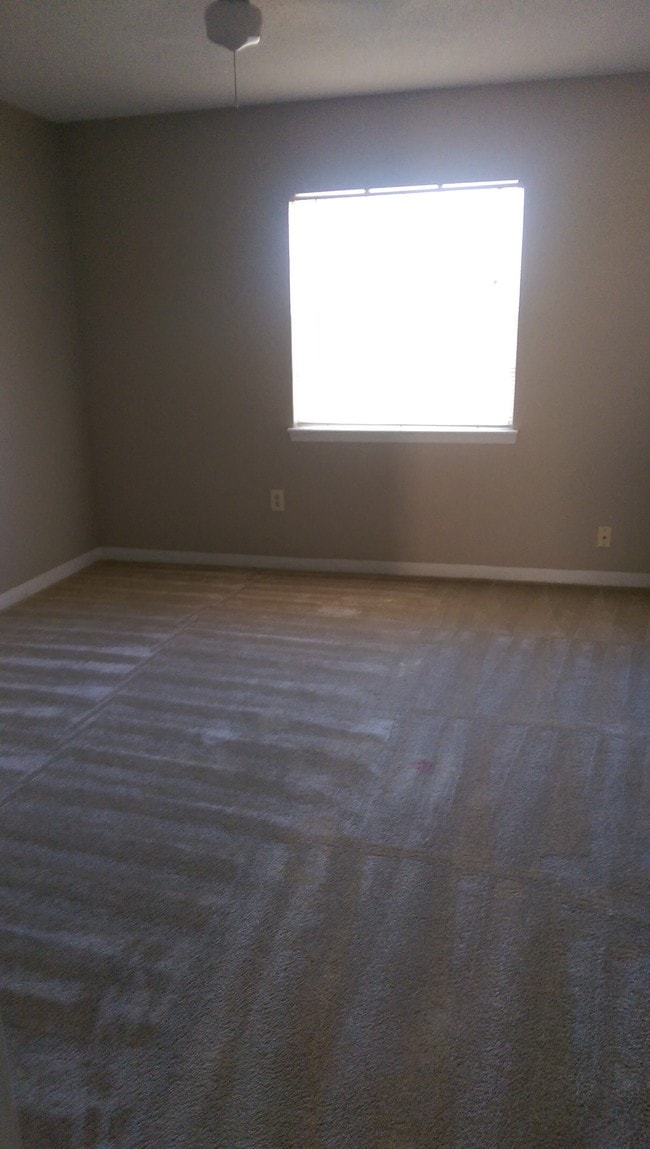 1 Habitación con alfombra de - Patriot Point of Lafayette (FKA Brookwood)