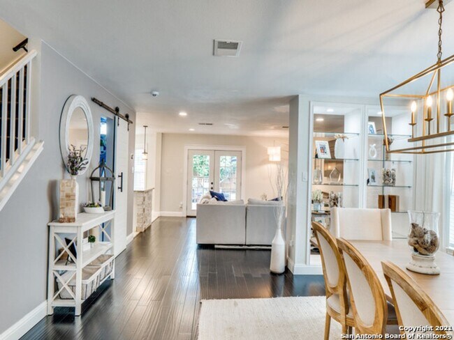 Photo - BEAUTIFULLY RENOVATED 4-BEDROOM HOME IN HUNTINGTON PLACE