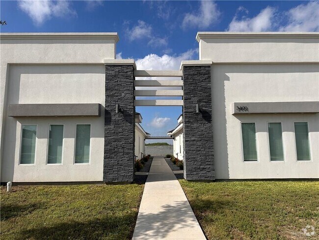 Building Photo - 3401 Frio Ave Unit 1 Rental