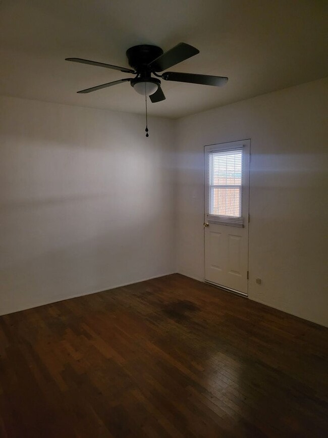 Photo - 324 Monroe St NE Unit A