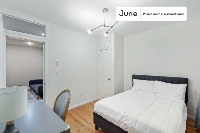 Room in Shared 4 bed/1 bath home in Upper West Side