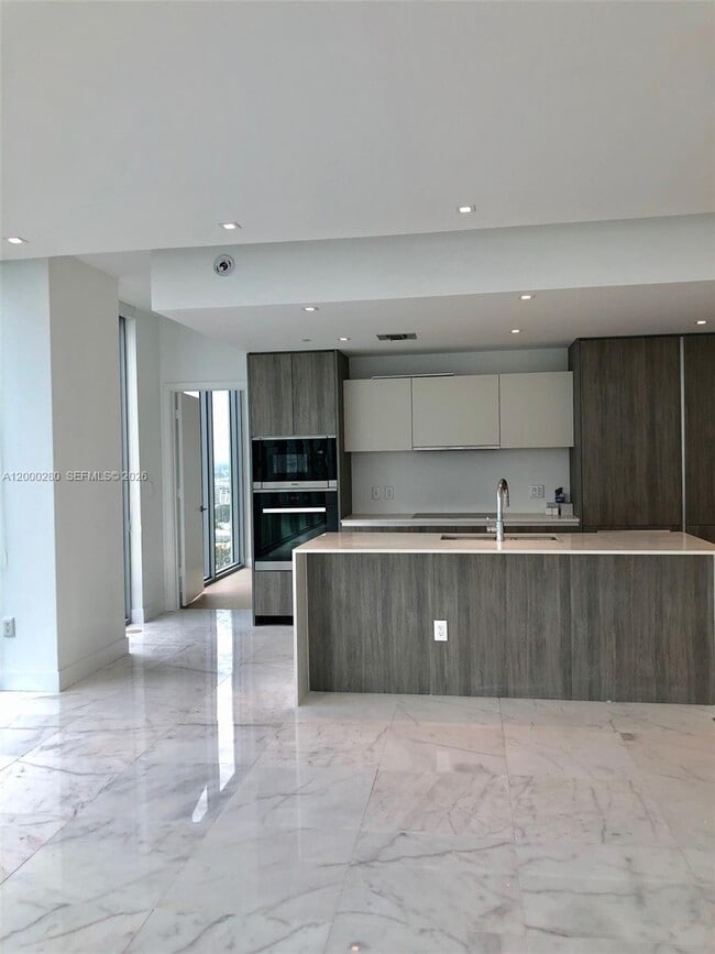 Photo - 2900 NE 7th Ave Unidad 2907