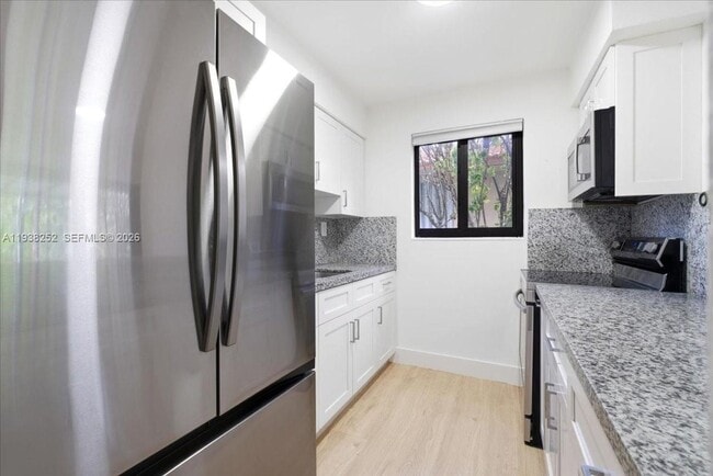 Building Photo - 3522 SW 25th St