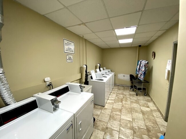 Photo - 839 W Sheridan Rd Unit 204