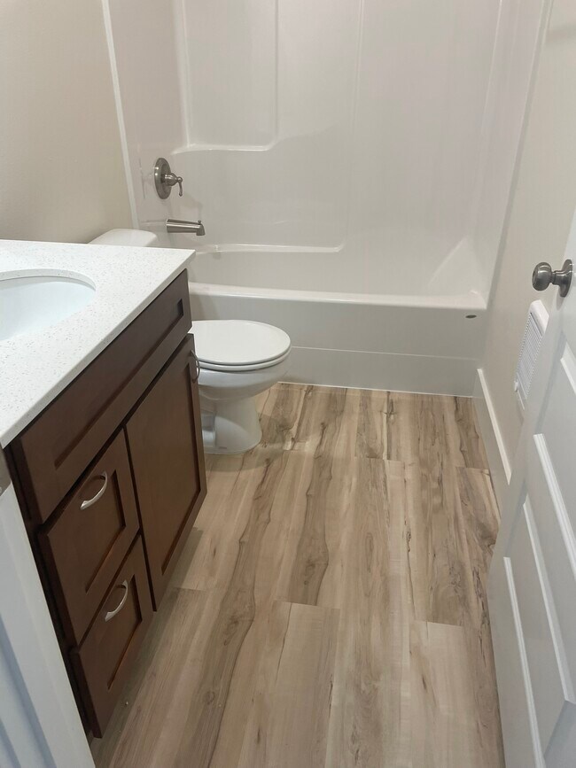 Photo - 2950 SW Coho St