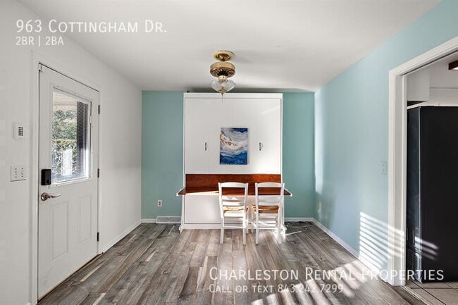 Photo - 963 Cottingham Dr