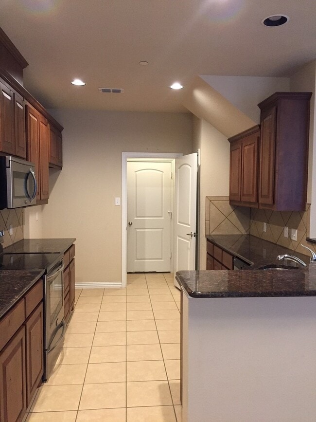 Photo - 243 Sherburne St