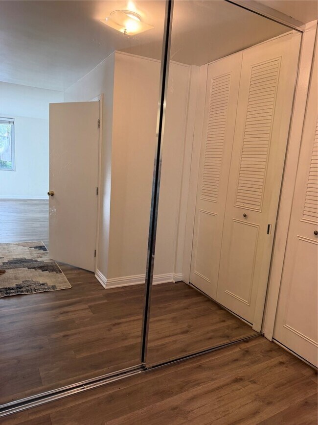 Photo - 5301 Balboa Blvd Unit D5