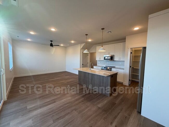 Photo - 602 Hemsworth Ln