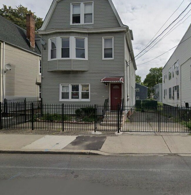 Building Photo - 138 Stuyvesant Ave Unit 1F