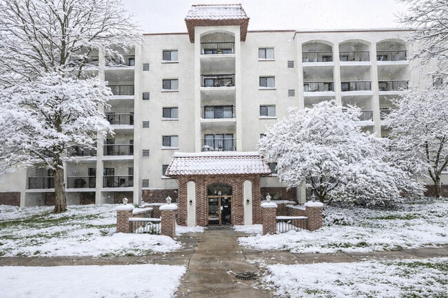 Building Photo - 475 Plum Creek Dr Unit 209
