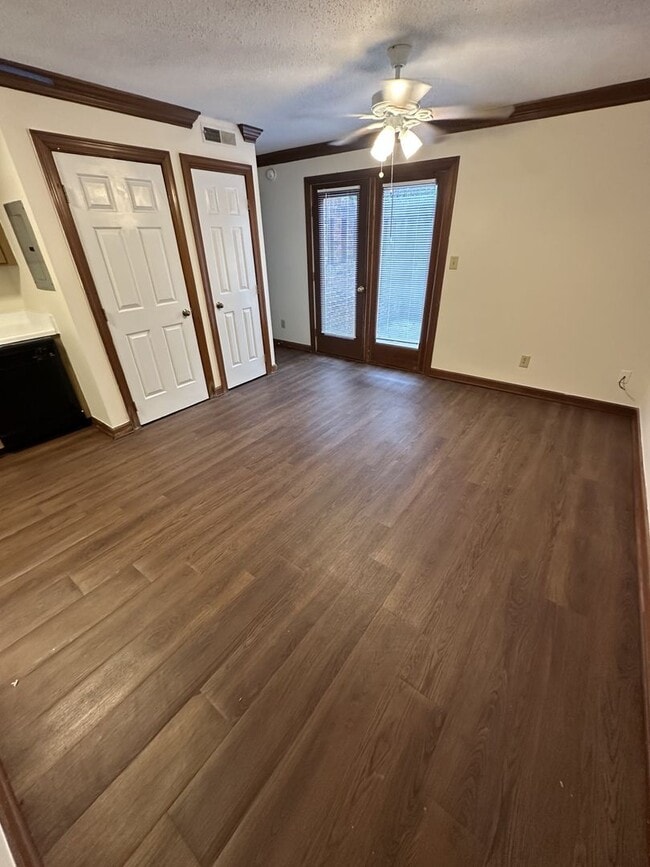 Building Photo - 1 Bedroom 1 Bathroom Condo!