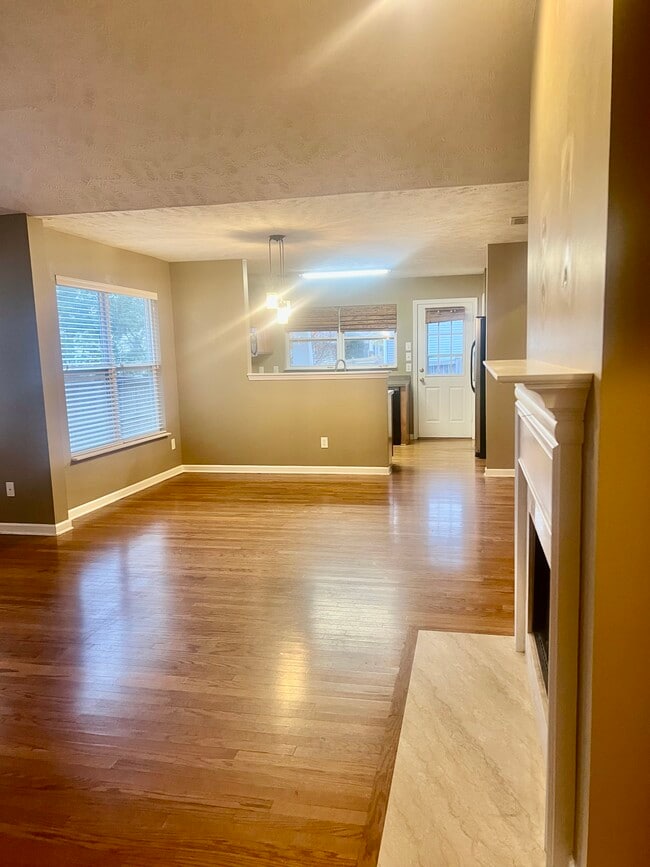 Photo - 2118 Erin Ln