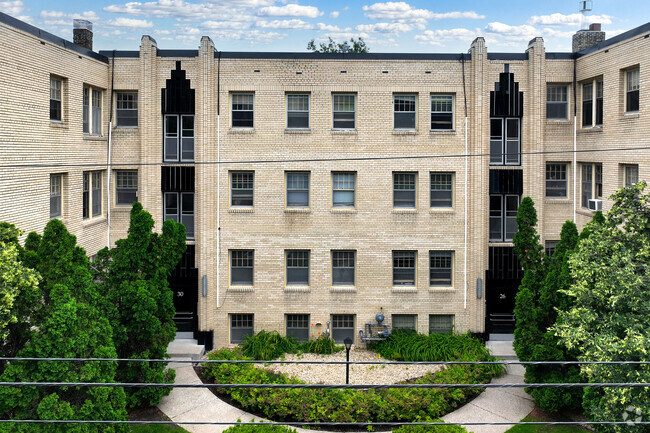 Building Photo - Marie Antoinette Rental