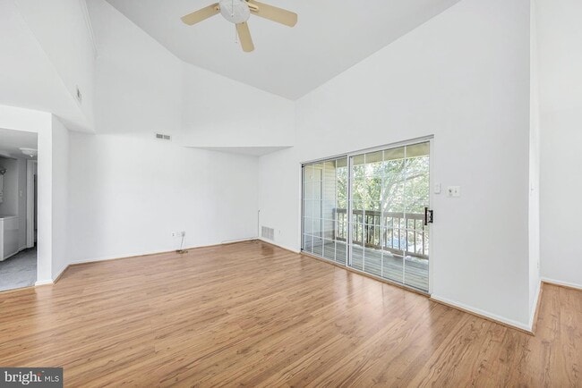 Photo - 2002 Tanglewood Ct Unidad 2002