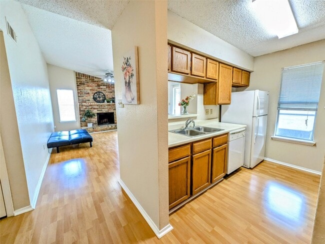 Building Photo - 10555 Turtlewood Ct Unit 1903 Rental