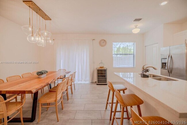 Photo - 20600 NE 2nd Ct