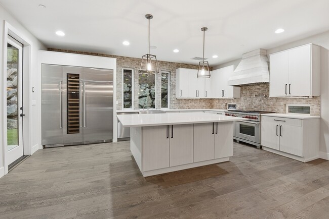 Photo - 332 13th Ave