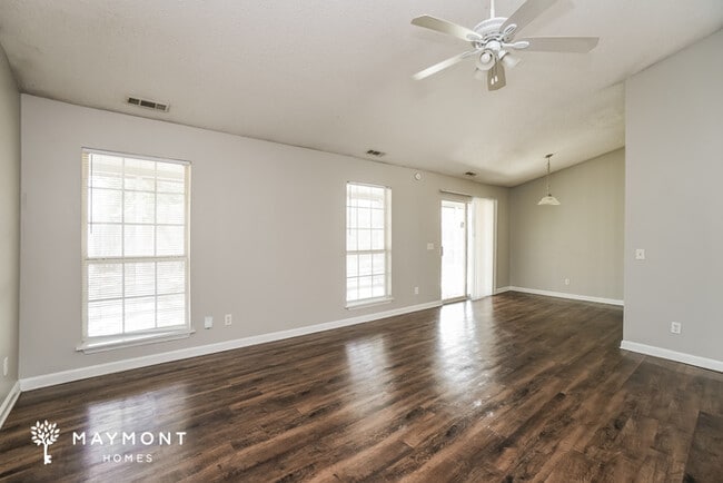 Photo - 258 Apache Dr