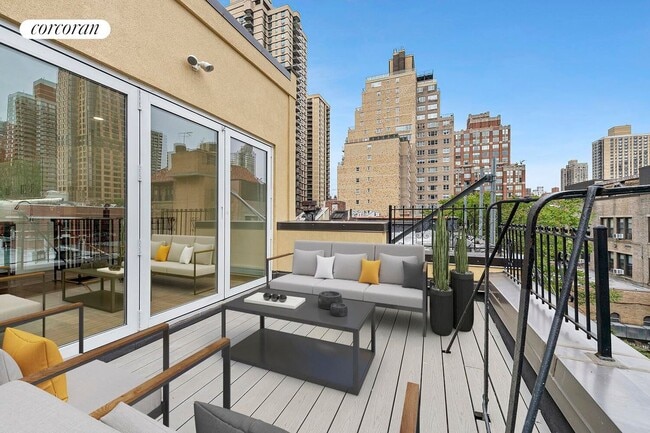 Building Photo - 421 E 81st St Rental