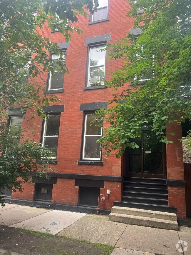 Building Photo - 1117 W Dickens Ave Unit #2 Rental