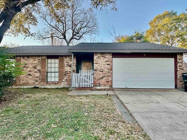 Building Photo - 16118 Lazy Ridge Rd