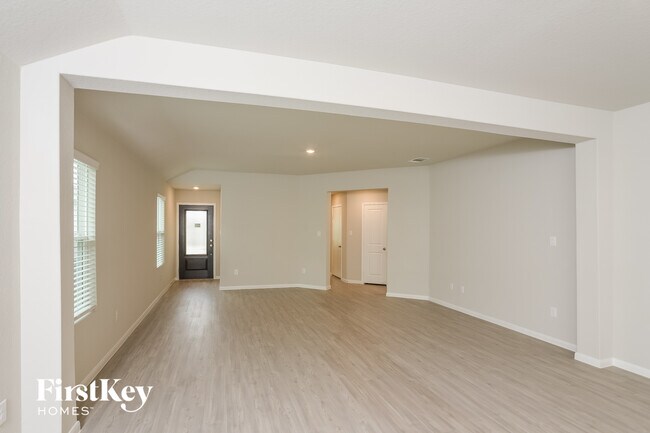 Photo - 1810 Morse Way