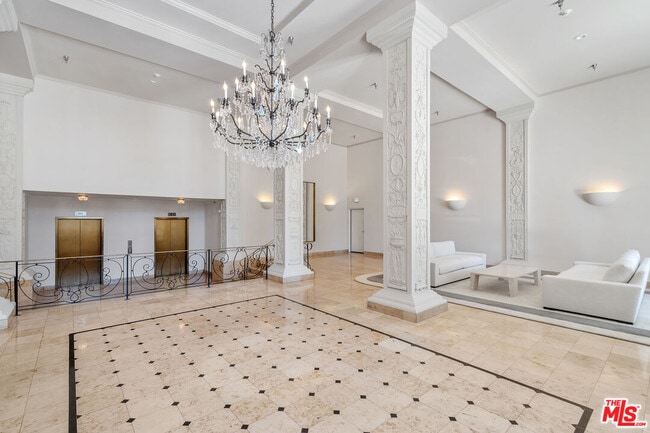 9249 Burton Wy Unit 302
