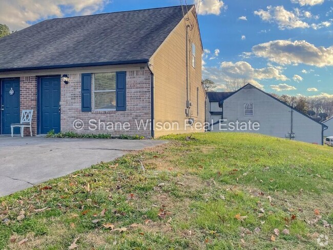 Building Photo - 3323 Steeple Cir NE Rental