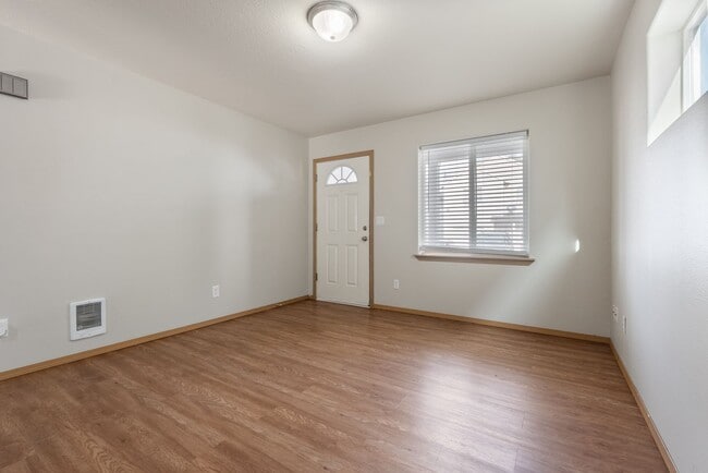 Photo - Beautiful 4bed/2.5bath - 1/2 OFF First months rent!