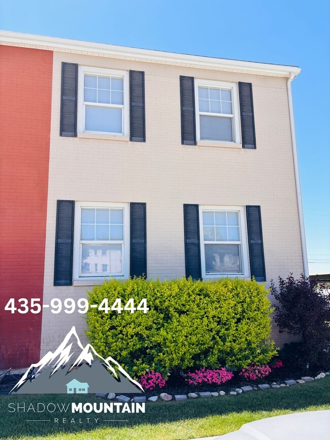 Photo - 302 E Yellow Feather Dr